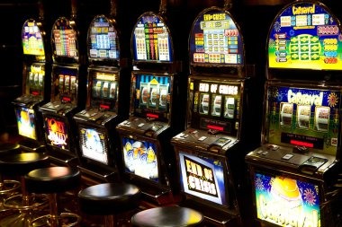 Live roulette wheel on grahaspin with betting board and chip placements