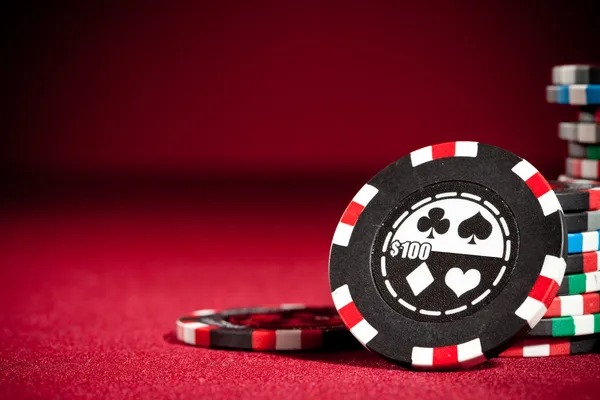 Baccarat table on grahaspin with dealer and players